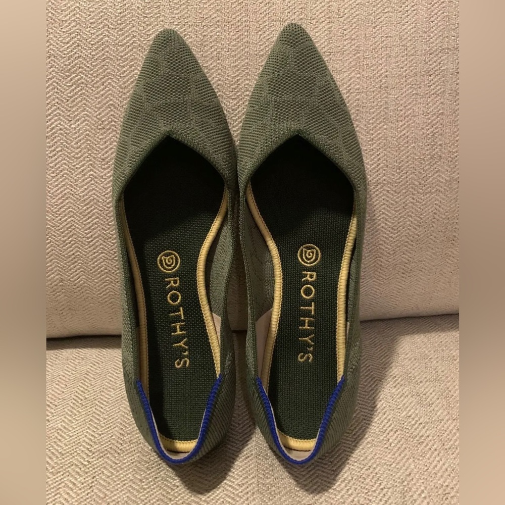 Rothys EUC Retired Green Safari Size 9